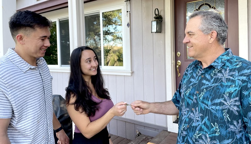 First time home buyer getting keys